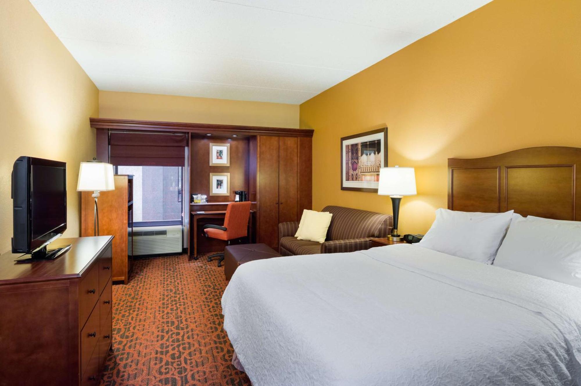 Hotel Hampton 3*