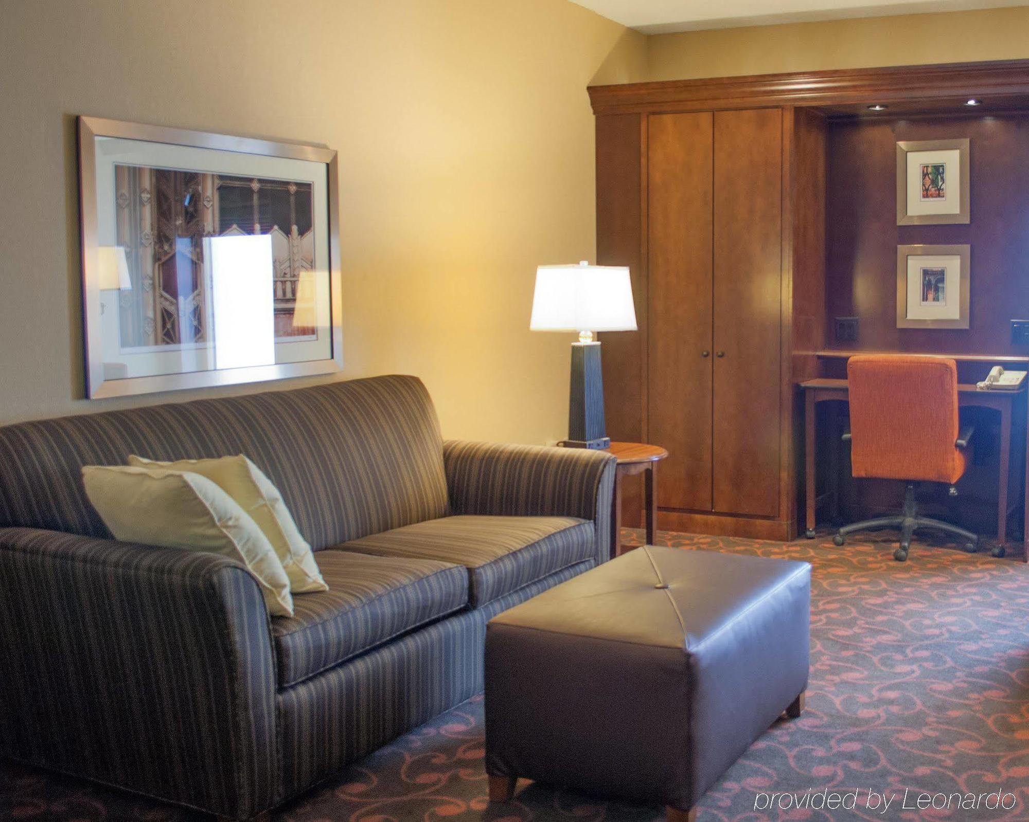 Hotel Hampton 3*